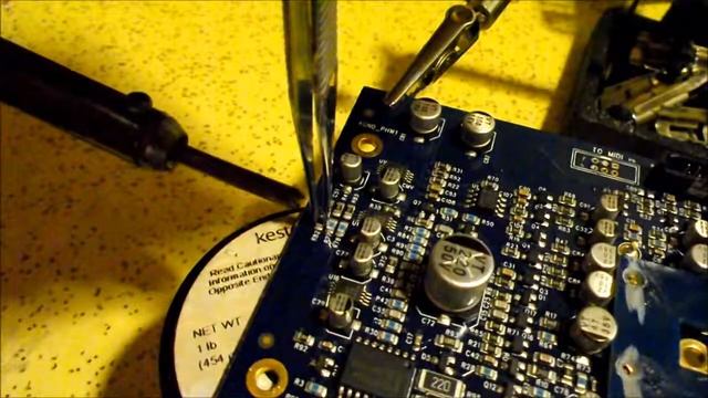 Removing a surface mount resistor with modified Soldering tip on a vypyr amp смотреть онлайн