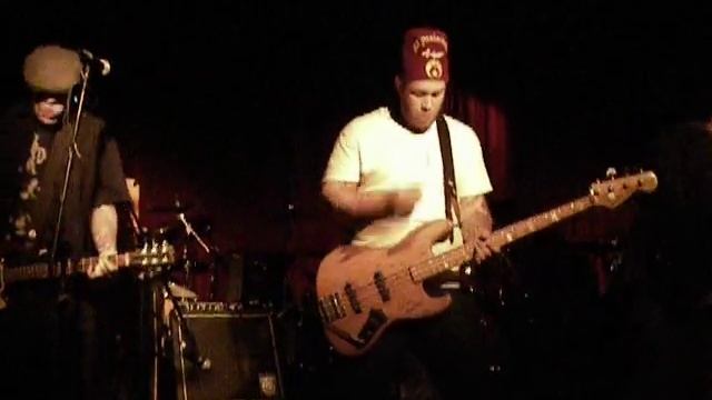 Knee Deep in Sin @ Maxwell's 2-6-10 смотреть онлайн