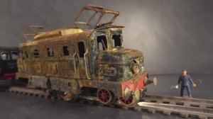Реставрация старого игрушечного локомотива.
