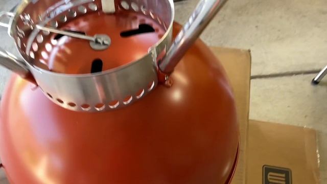 Honest review of The All New Weber Master Touch Burnt Orange 22” Kettle! / Is it Worth $300.00? смотреть онлайн