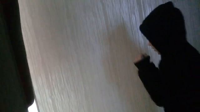 ПАЦАН БЬЁТ ПО ГРУШЕ смотреть онлайн