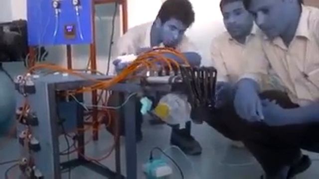A Robotic Hand with Pneumatic Cylinder and Micro controller By Prof. Aniket Tondare смотреть онлайн