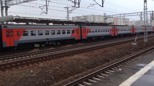 Две ЭТ2М Прибывают на станцию Ховрино смотреть онлайн