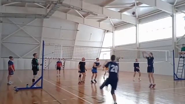 Нападающий удар над блоком смотреть онлайн