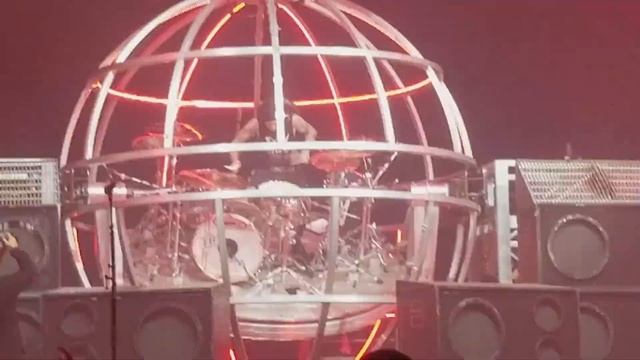 TRAVIS BARKER SOLO. BLINK 182 ENEMA OF THE STATE AT BARCLAY CENTER 9/20/19 #ninetour #blink182