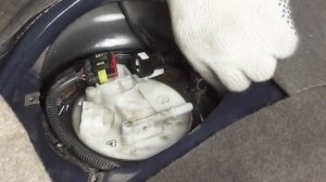 Лада Калина. Замена топливного насоса.