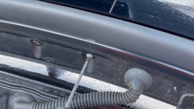 Mini R50 R53 How to remove the upper third 3rd brake light Easy to replace смотреть онлайн