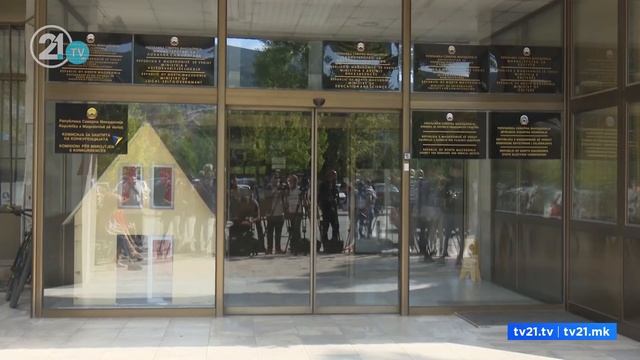 МОН вели дека тоа не зависи од нив, АА бара враќање на наставата со физичко присуство смотреть онлайн