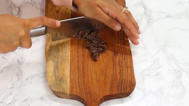 Dangerously good CHOCOLATE MUG CAKE! Microwave recipe and no eggs смотреть онлайн