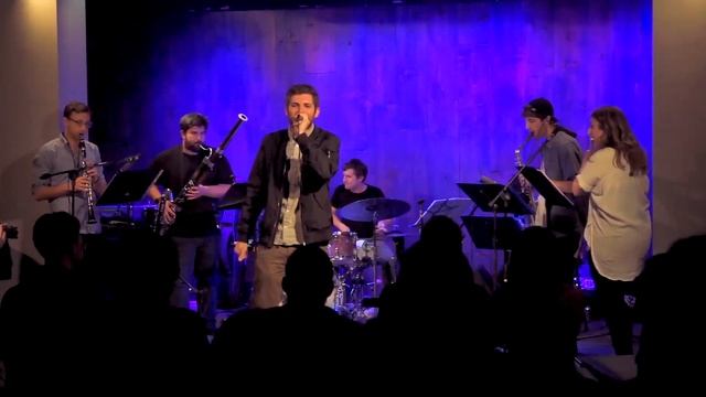 Harry Mack freestyles with Brendan Eder Ensemble смотреть онлайн