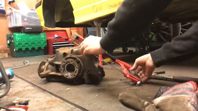 Bmw E36 318ti/E30 car simple diff bush removal demonstration смотреть онлайн