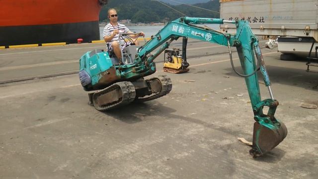экскаватор KOMATSU PC07-2 смотреть онлайн