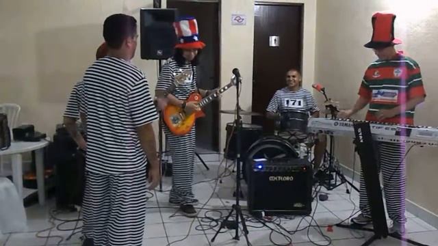 Banda Creuzebek - Tema Da Pantera Cor-De-Rosa [Pink Panther Theme] (Mamonas Assassinas Cover) смотреть онлайн
