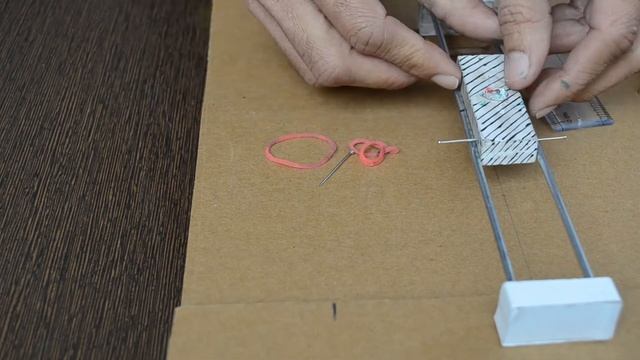Tracing oscillatory motion on paper смотреть онлайн