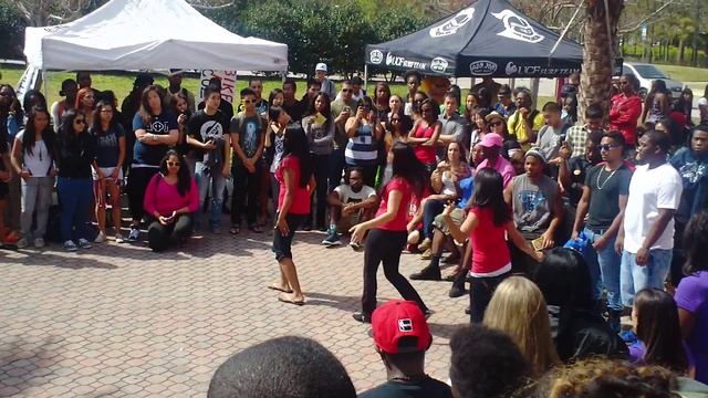 UCF Delta Phi Omega Strolling at Sigma Lambda Gamma Yardshow смотреть онлайн