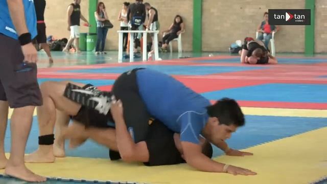 Erick Romero Vs Germán Pérez смотреть онлайн