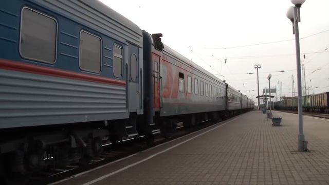 ЭП1М-634 с ЧС4Т-405 и поездом №683 Кавказская — Ростов-на-Дону смотреть онлайн