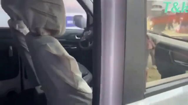 Electric V5 Mini Van Lunch Nepal | Bijuli Gadi Nepal Ma || Nepali Bazarma Electric Gadi |||