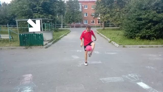 ⚽Топ 8 простых трюков из дисциплины Ловеры для которого должны знать каждые футболисты ( Часть 3 ) смотреть онлайн