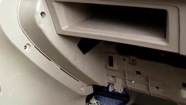 2007 Kia Sedona Heat Door Actuator Replacement [INVOLVED]