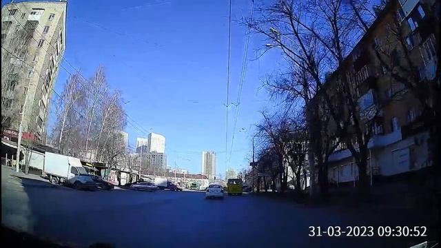 Светофорные гонки на Комсомольской смотреть онлайн
