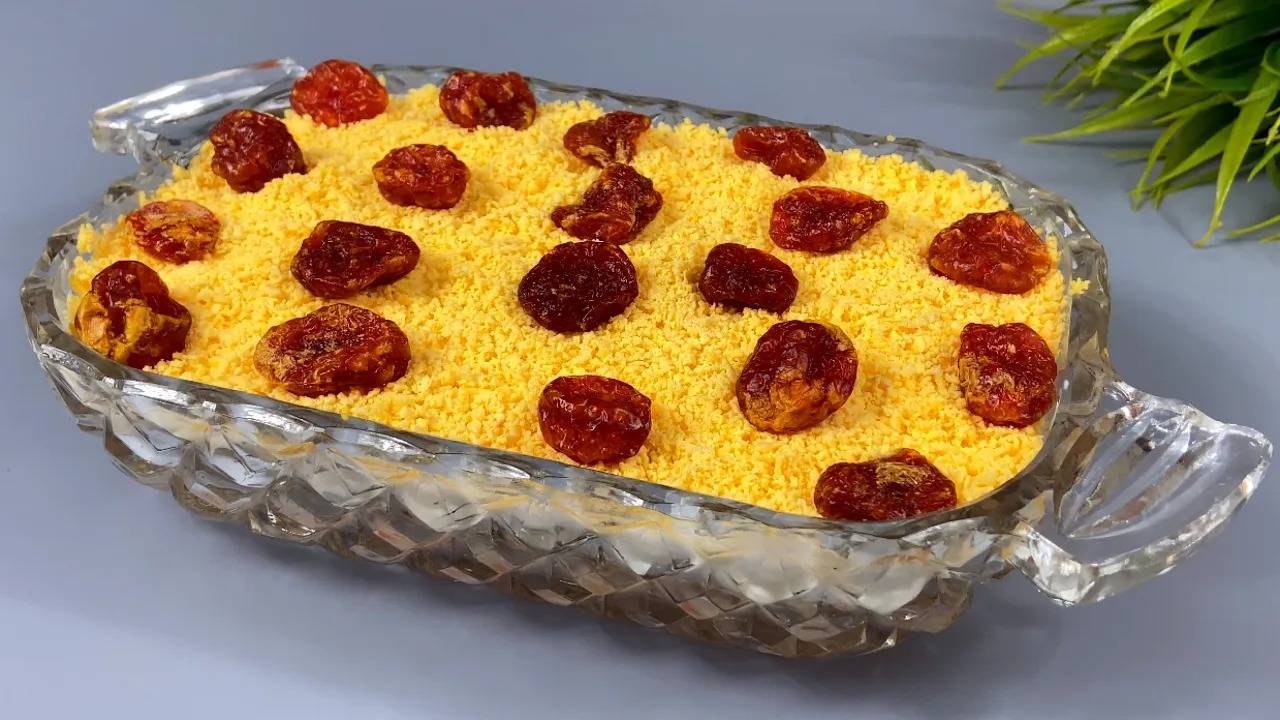 Салат "БРЕМЕНСКИЕ МУЗЫКАНТЫ" стал еще ВКУСНЕЕ! Его обожают ВСЕ! Вкусно и просто! смотреть онлайн