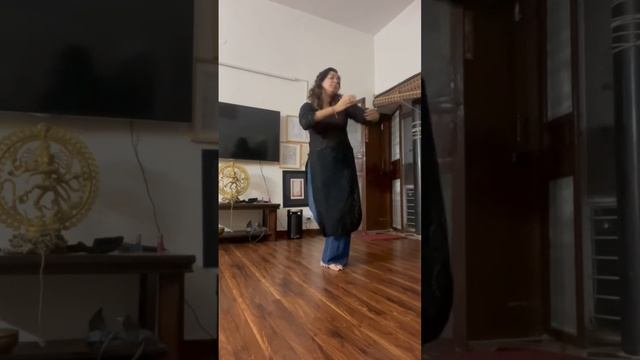 Maha mrityunjay Dancing to Shee(Ai) Va’s Dumbrooh смотреть онлайн