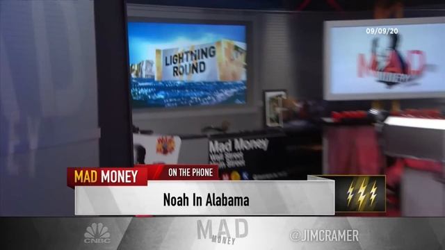 Cramer's lightning round: Micron Tech is the one chipmaker everyone hates