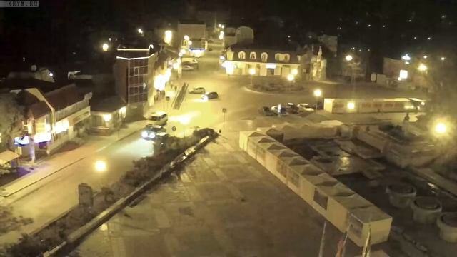 Вебкамера "Площадь Советская". Запись 14.05.2016 22:00:01 смотреть онлайн