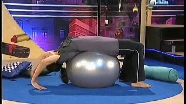 Sadaf Fitness babe Bridge Pose WOW A-Plus TV Channel смотреть онлайн
