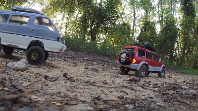 The Usual Sunday Crawl - Mitsubishi Pajero and Delica trail expedition! смотреть онлайн