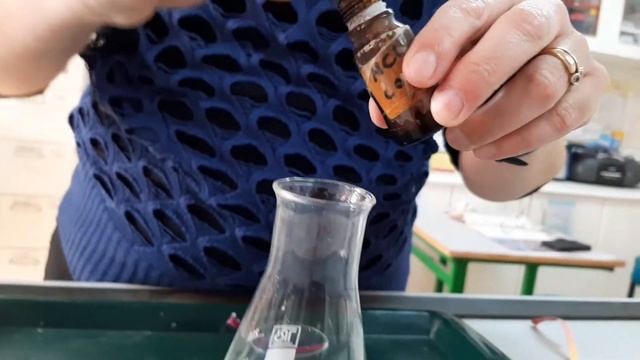 האם החלקיקים נעים מעצמם? זיהוי נייר PH עם HCl смотреть онлайн