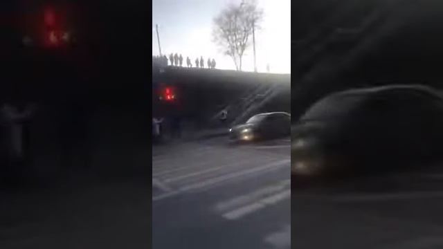 Попытка перекрыть дорогу на стройке Юго-Восточной хорды смотреть онлайн