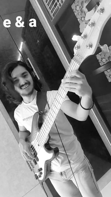 | Bass Grooving | Working on e & a | Sire P7 | #shorts #bass #sire #music смотреть онлайн