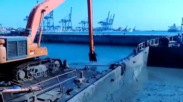 ZX 650 at Chennai Port Video 3 смотреть онлайн