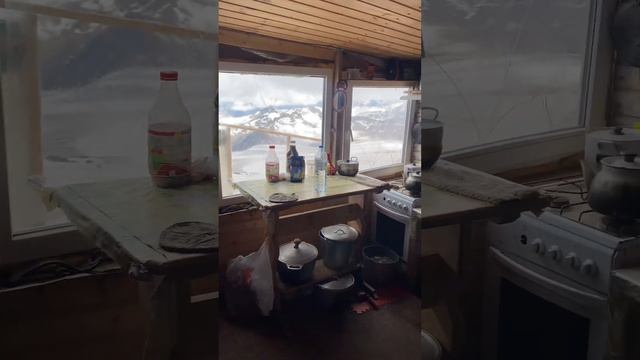 Обзор приюта на Эльбрусе. Орлиное гнездо. смотреть онлайн