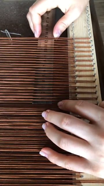 Ковроткачество. Разделение нитей основы смотреть онлайн