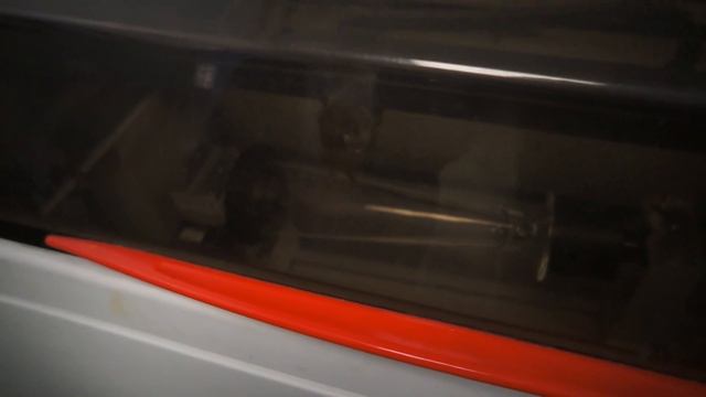 Bierglas voorzien van tekst met onze gravograph laser смотреть онлайн