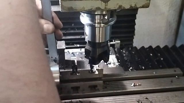 Установка ЧПУ на фрезерный 6720. Часть 3. (Первая стружка. А что, так можно было?) смотреть онлайн