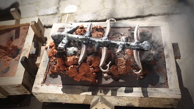 Sand Casting the Brass Eyebrows "Valsgarde 6 helmet (9/11)" смотреть онлайн