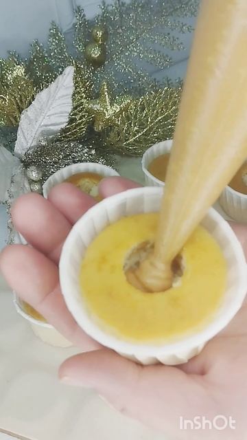 Ванильные капкейки 😍🔥.... карамель с орешками и крем чиз ✨🤤 смотреть онлайн