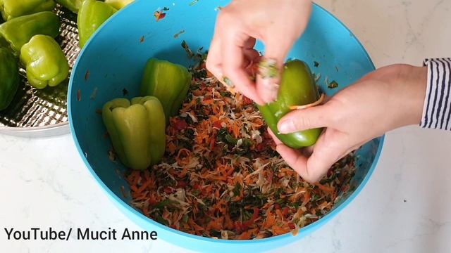 ÖYLE BİR TURŞU HAZIRLADIM Kİ SANIRIM KIŞA KALMAYACAK😍 MUTLAKA DENE👌 DOLMA BİBER TURŞUSU смотреть онлайн