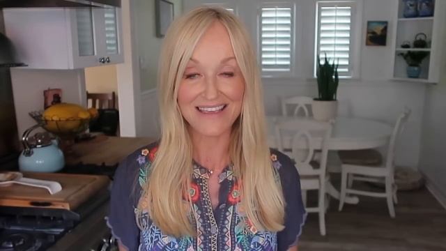 What I Eat In A Day At A Wellness Retreat | The plant-based, healthy, vegan menus at my retreats смотреть онлайн