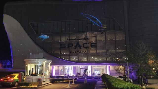Grande Centre Point Space Pattaya смотреть онлайн