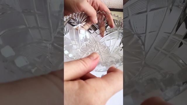 Склеиваем хрустальную вазу.