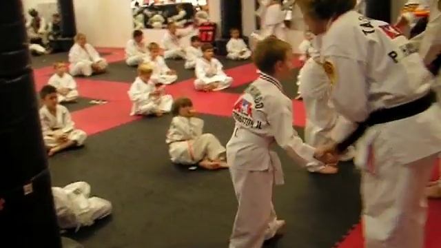 Max & Jude Thomas's Taekwondo Graduation смотреть онлайн
