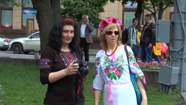 Традиционный парад вышиванок смотреть онлайн