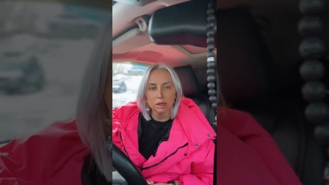 Чтобы перейти в описание нужно нажать на три точки в верхнем правом углу и развернуть его