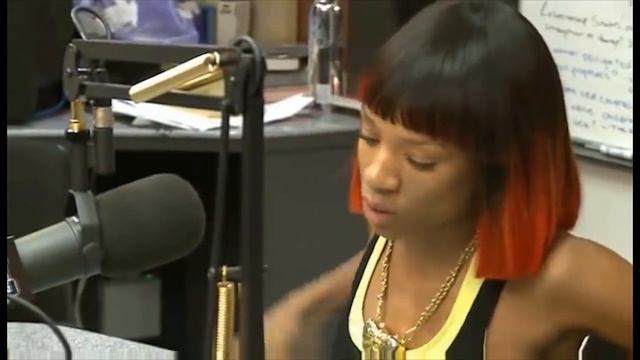 LIL MAMA CRIES ON 105.1 смотреть онлайн