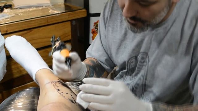 Estúdio Crust Tattoo смотреть онлайн
